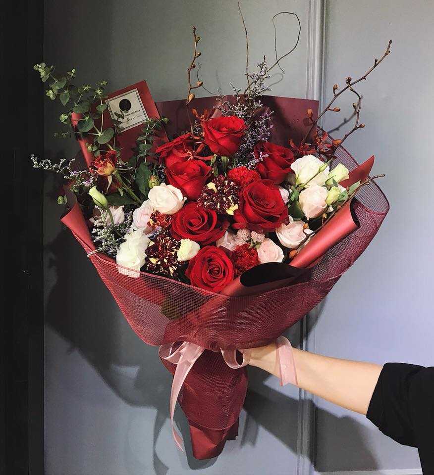 Hoa hồng đỏ loài hoa tượng trưng cho tình yêu nồng nàn