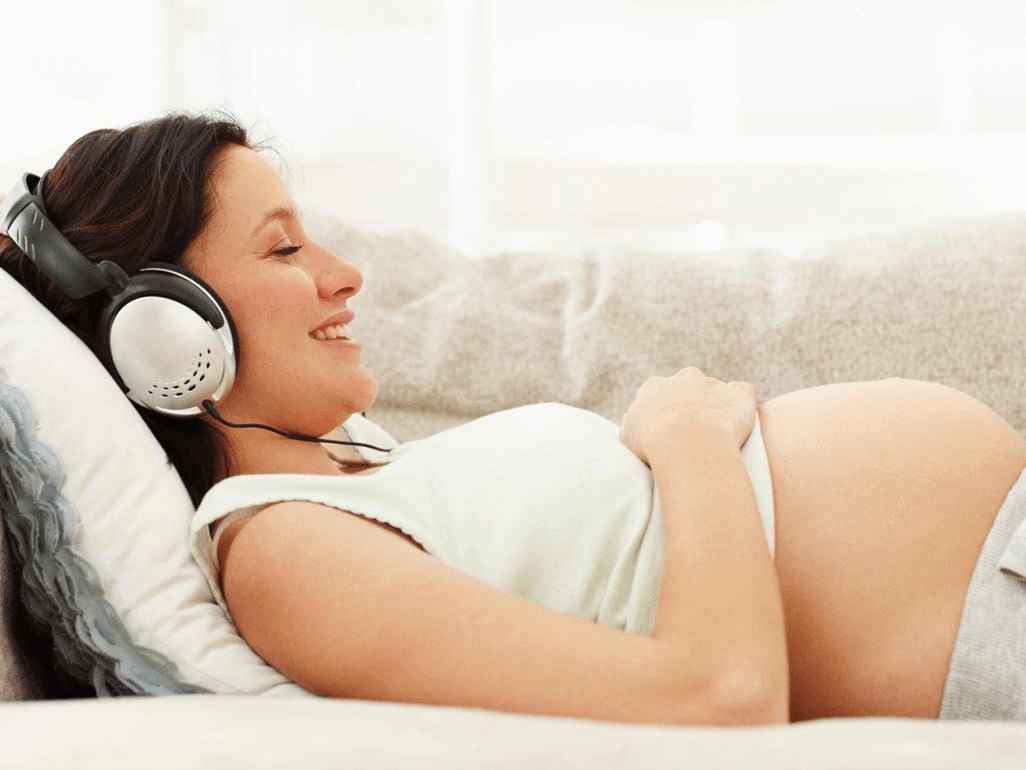 Lựa chọn nghe nhạc không lời phù hợp trong thai kỳ